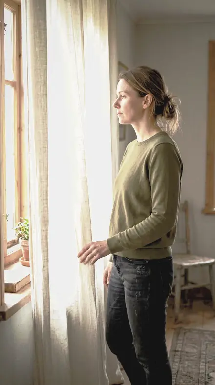 Even Complexion applied to Curtain light, kept clean
